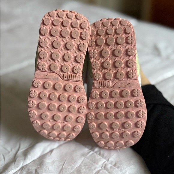 Puma toddler sneakers, size 8 - Picture 5 of 6